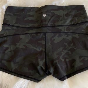 Lululemon spandex shorts, camo